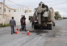 Comapa Continúa realizando Trabajos de Limpieza y Desazolve en la Red de Alcantarillado Sanitario